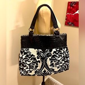 Bagdaddy Handbag in black, off white & red